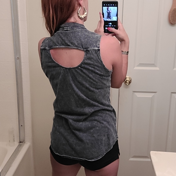 Rock & Republic Top - Picture 4 of 5